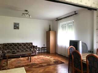 Гостевой дом Apartaments KRAJA Улцинь Семейный номер с террасой-1